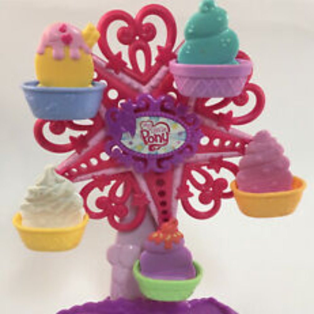 My Little Pony Ponyville Ferris Wheel Playset